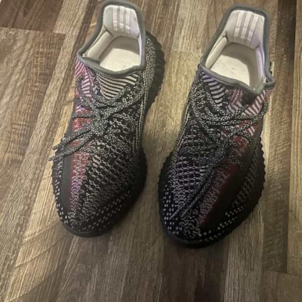 Sz 7.5 Yeezy 350 Boost Yecheil